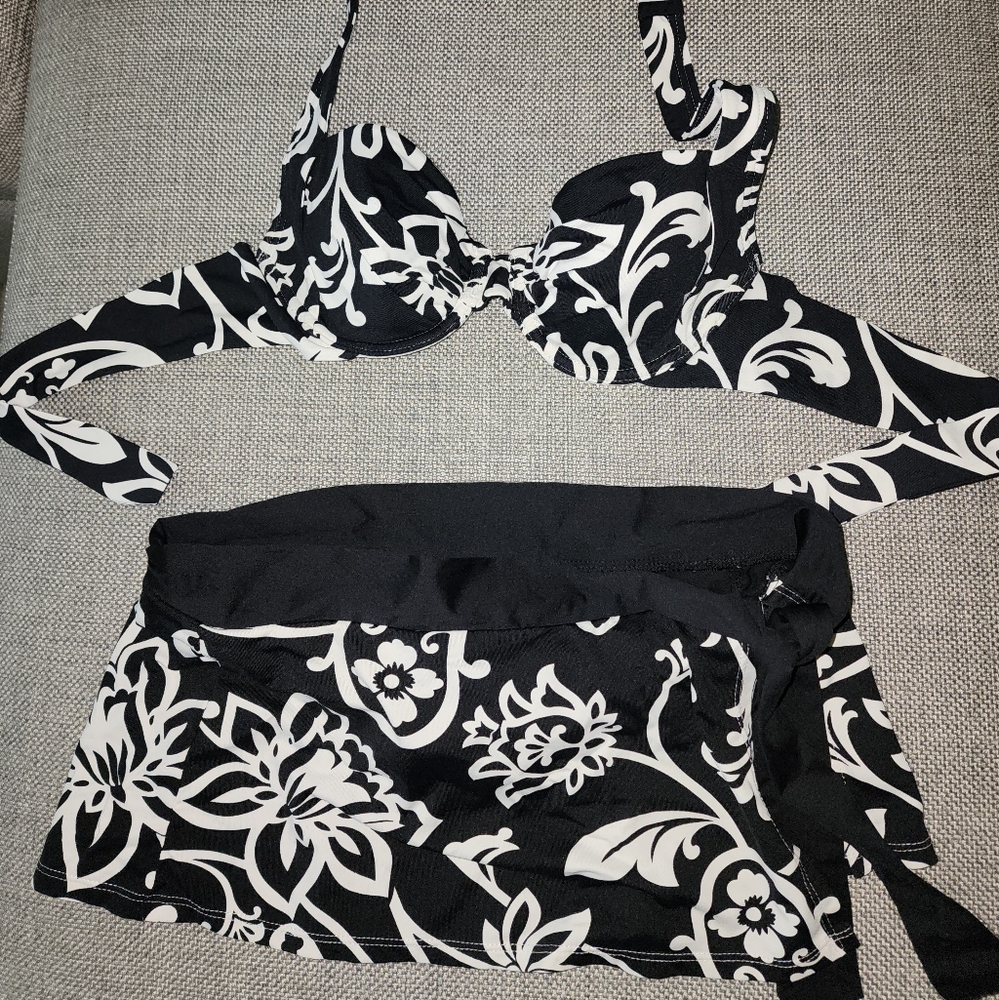 Tommy Bahama 2 piece Swim Suit- New- Sz XS